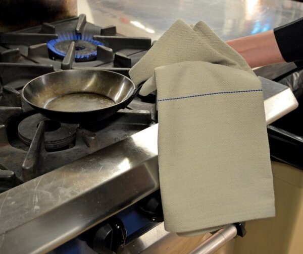 DG (UK) TEXTILES LTD - Oven Cloth - Blue Centre Stripe Heavy(2)